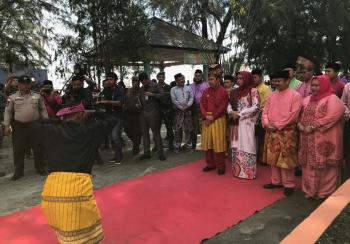 Syamsuar dan Isteri Hadiri Mandi Safar
